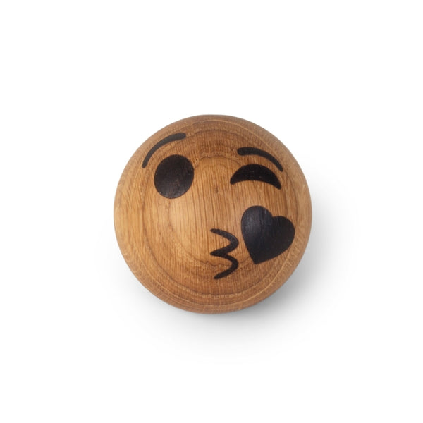 04 Kiss – Nook Nordic